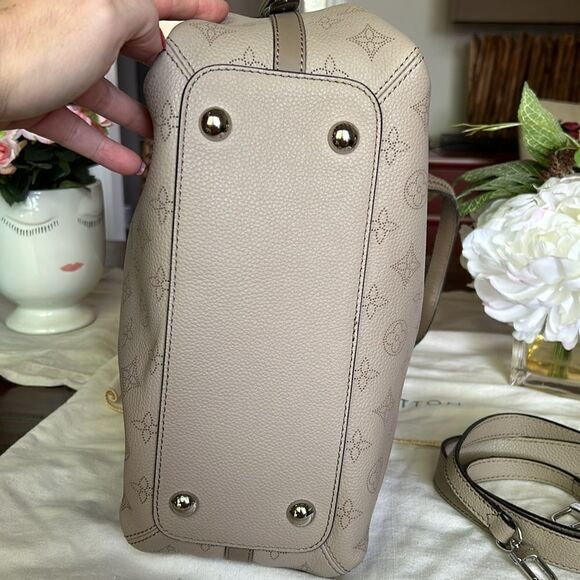 Louis Vuitton NWOT bag with cross body straps silver keys locks dust bag - Picture 8 of 17